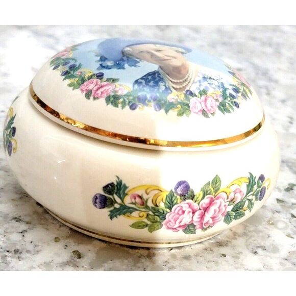 Queen Elizabeth Abbey Pottery Commemorate 100th Bday Dish 2000‎ 24K Gold Decor - Picture 4 of 9